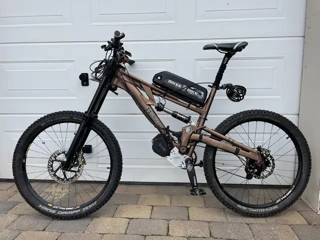 Full-suspension bronzo